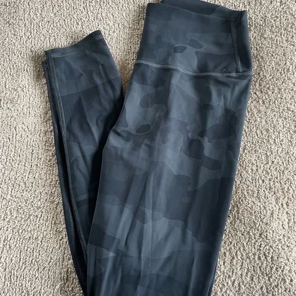 ALO Camouflage Leggings - Picture 1 of 3